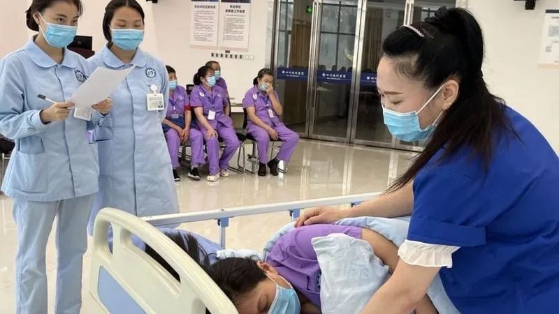 目前，市面上常见的老年康复中心墙面材质主要有以下几种：