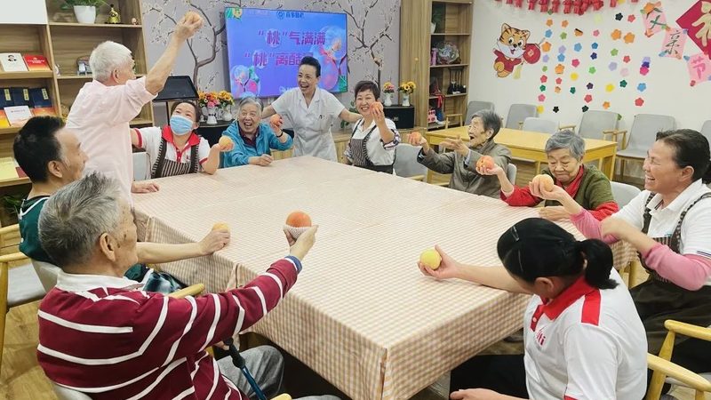 护理院康复器材通常包括以下功能特点：